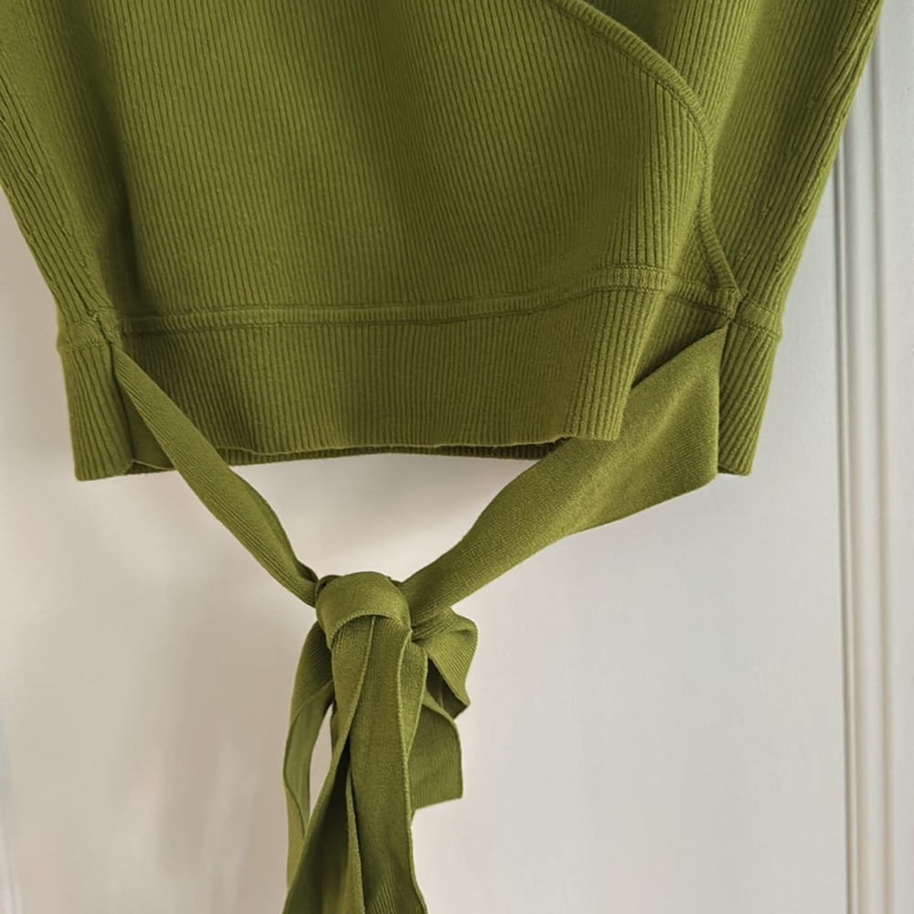 Aritzia Wilfred All Tied Up Sweater Crop - Picture 8 of 12